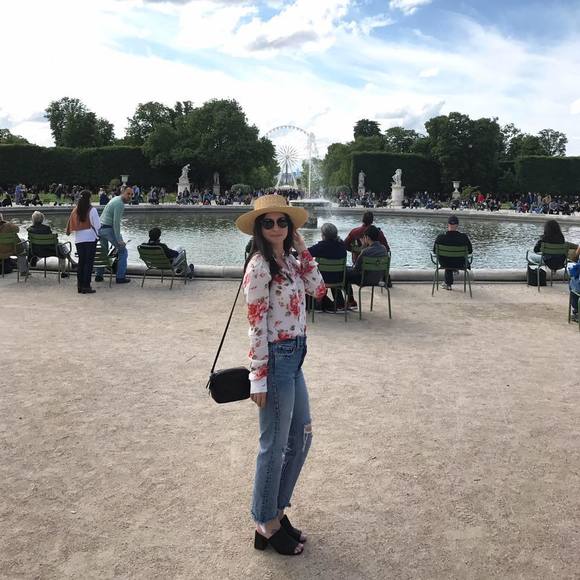 Meet your Posher, Jill - Picture 1 of 1